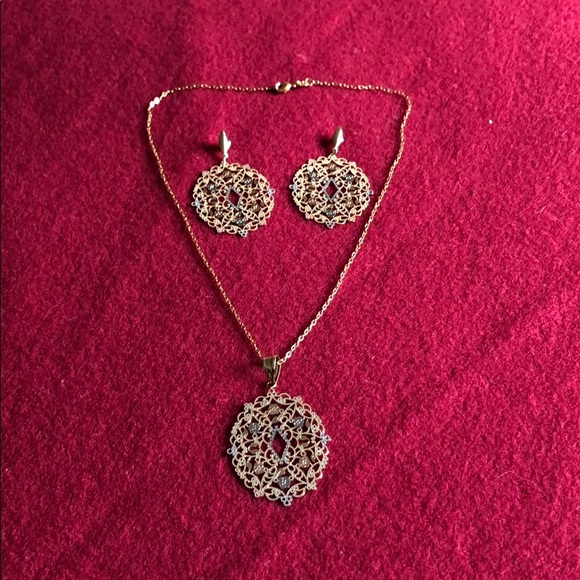 Jewelry - Necles and Earnings set